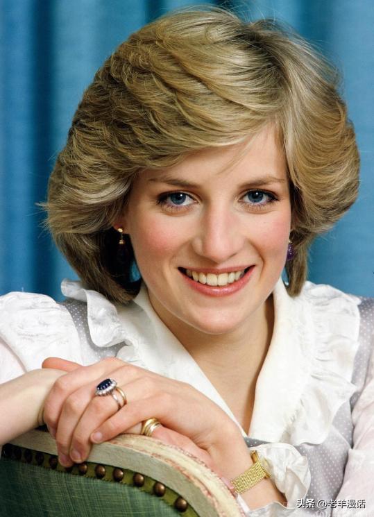 戴安娜王妃暴露了王室的什么丑闻,戴安娜王妃与英国王室谁错了