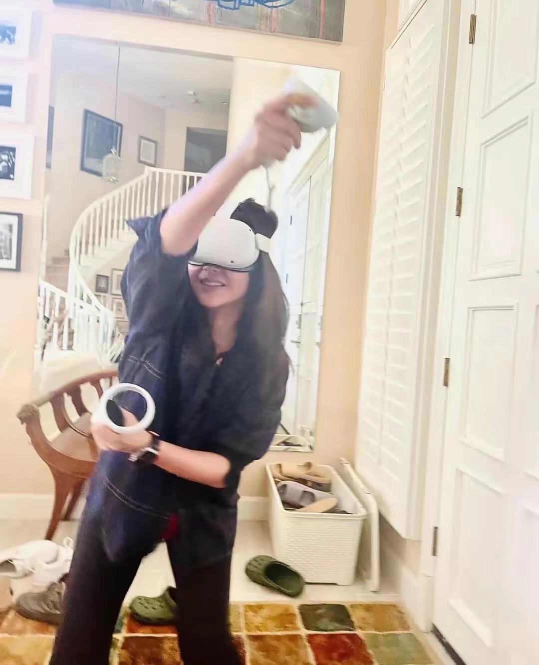 徐静蕾休闲,徐静蕾海边度假照