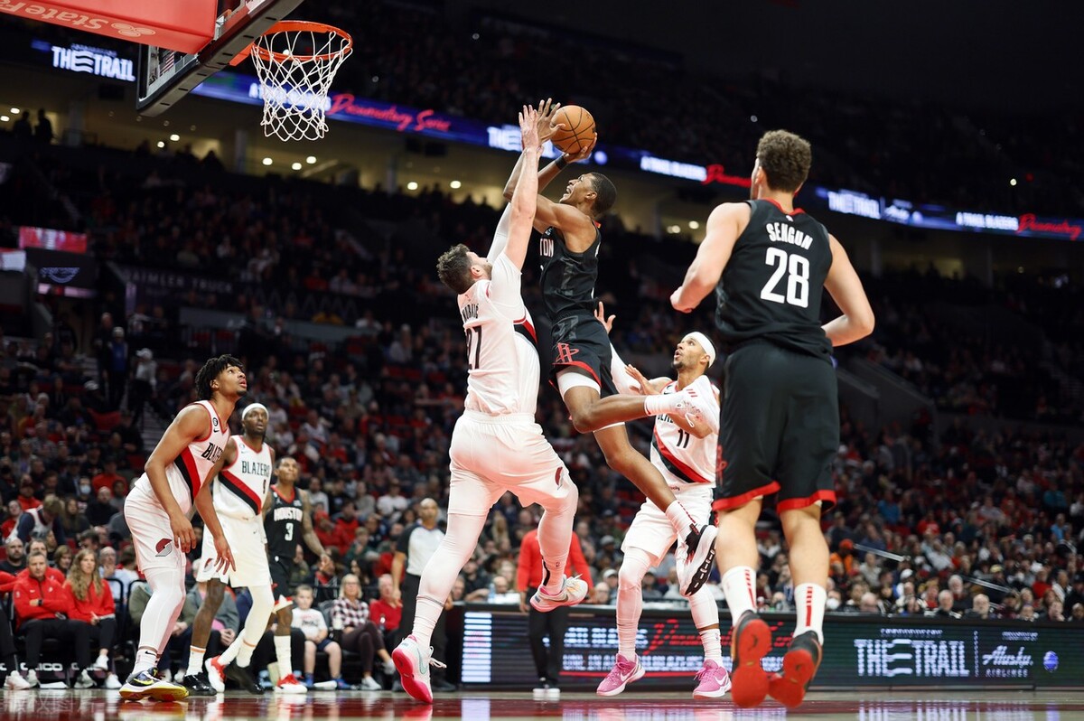 新赛季百大球星前五,篮网三巨头首秀打骑士回顾