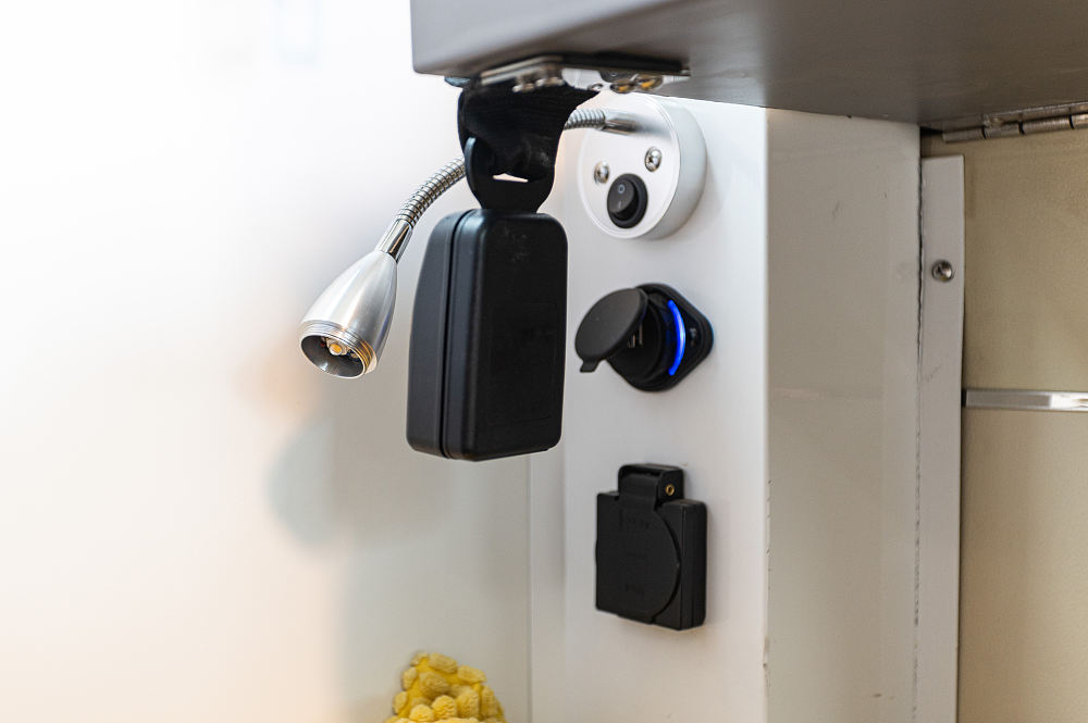 五十铃四驱轻卡房车最新,五十铃四驱柴油版单排硬顶房车