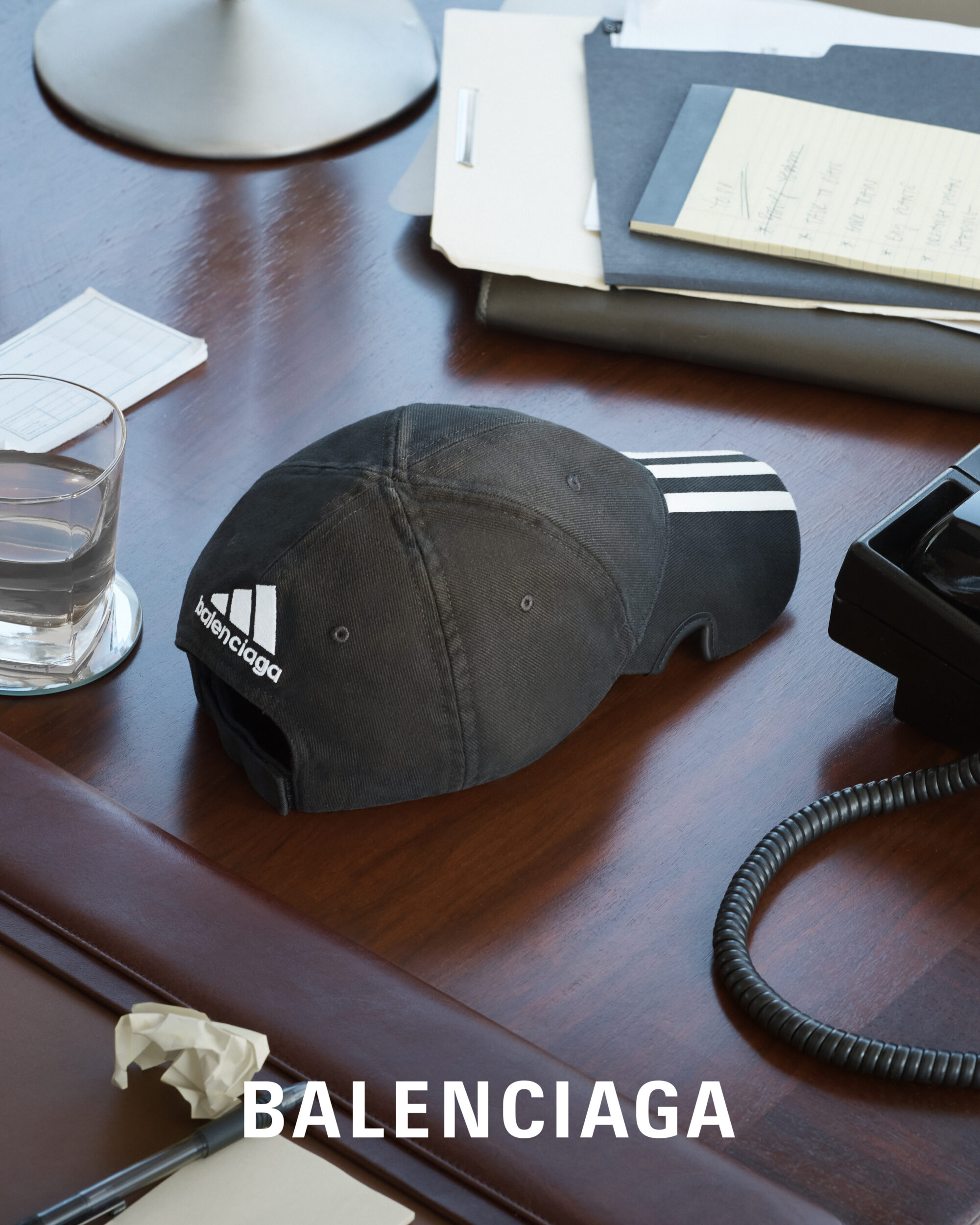 balenciaga联名adidas织带牛仔外套,balenciagaadidas发布会