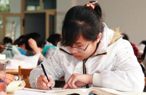 上大学一本和二本学费有区别吗,一本与二本的区别一本学费多少