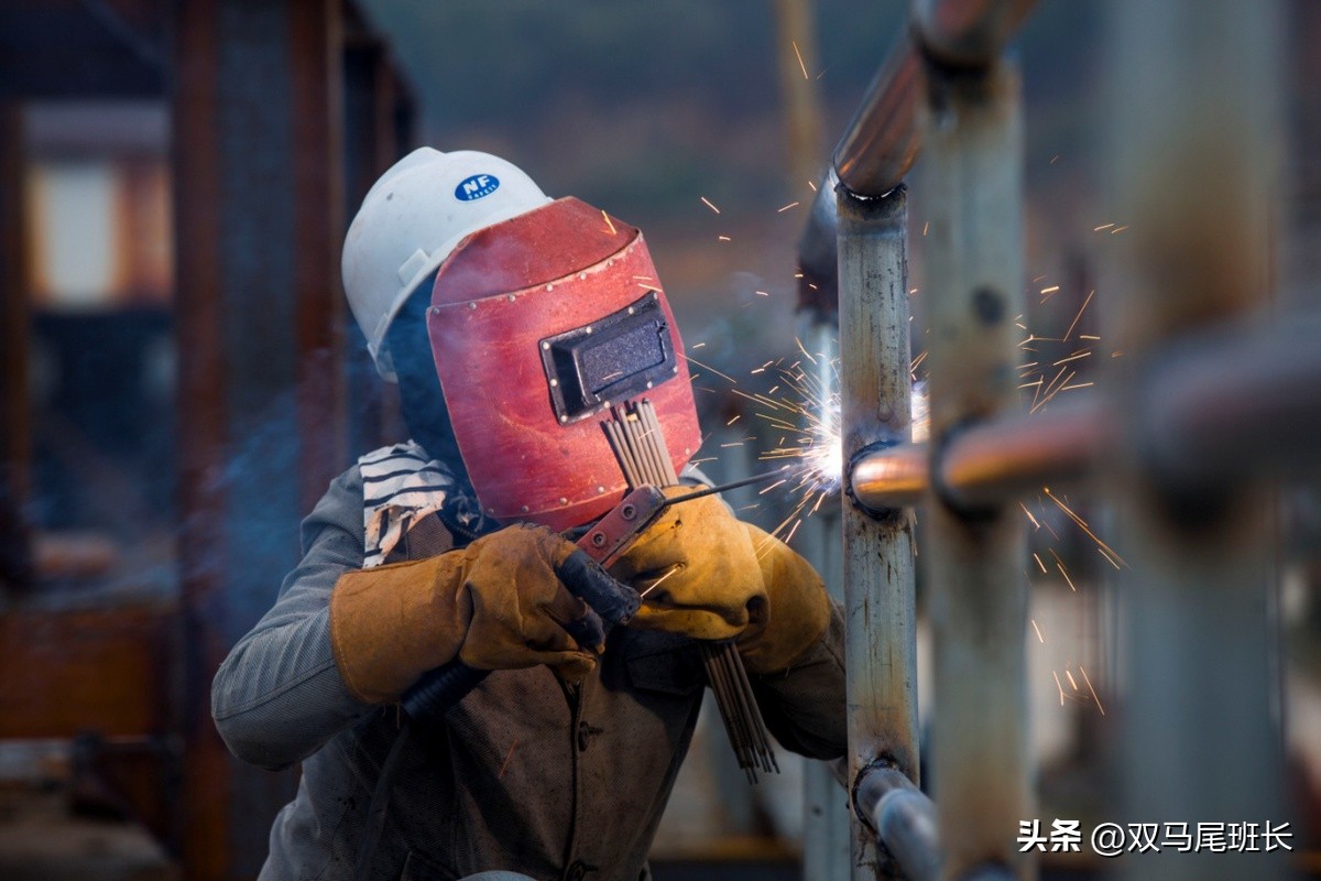 急眼了!中东土豪看上中国052D,美军部长破口大骂:他们船有问题