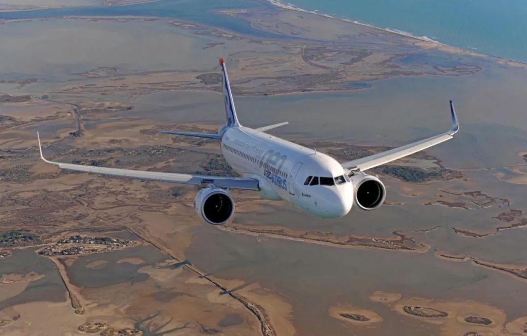 坐飞机免费提供什么东西,飞机上哪些东西可以免费要