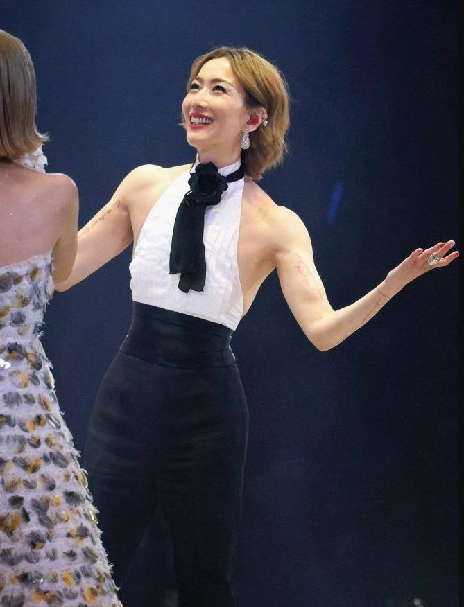 50岁女人不衰老的秘诀,50岁冻龄女人的保养