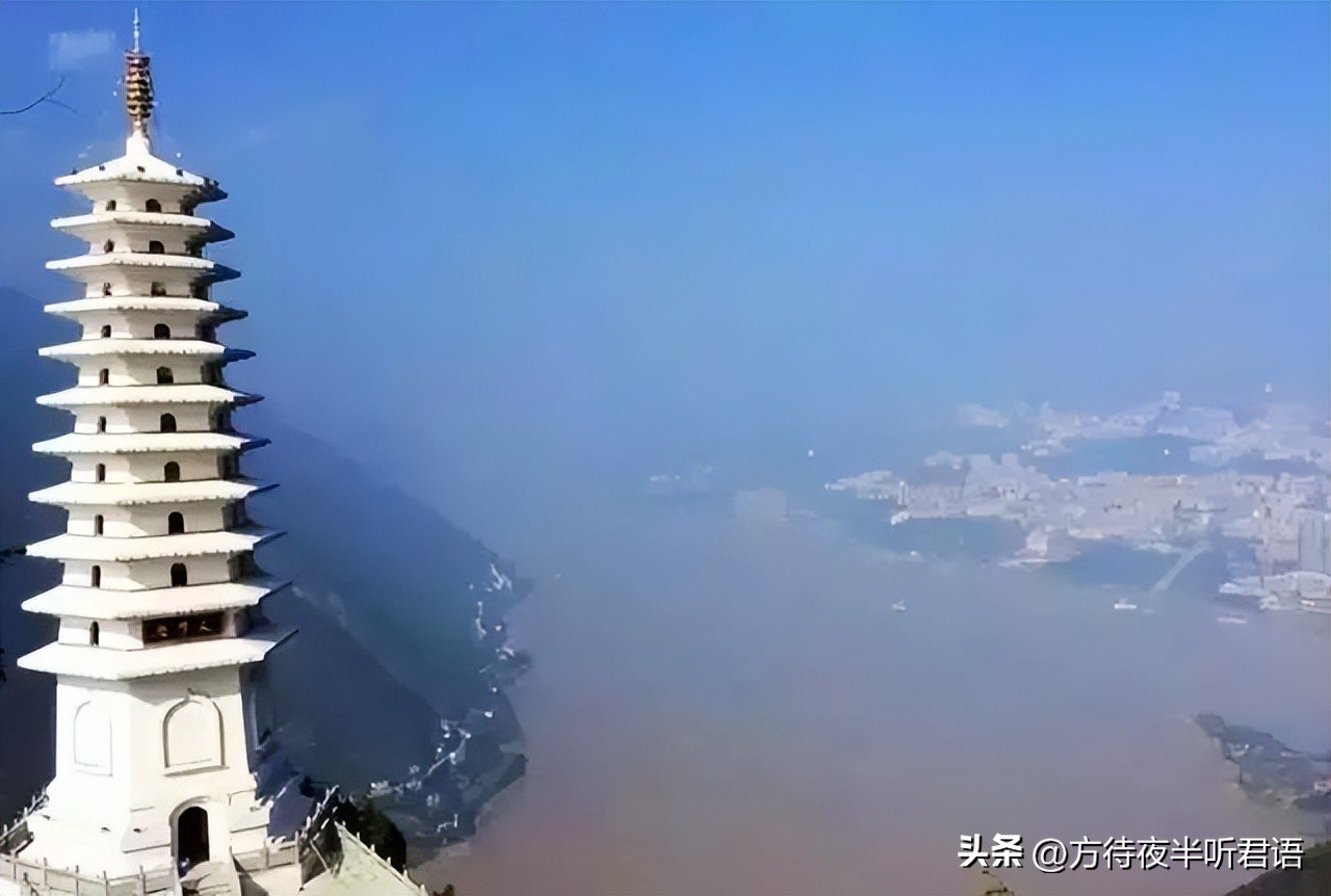 人间梦幻古建筑,仙境云雾缭绕古建筑