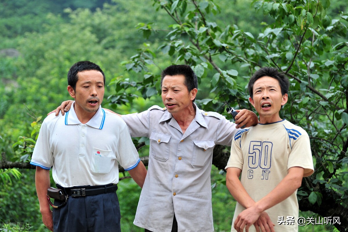 农村盖房什么是东不朝前西不朝后,农村房屋门朝东南好不好