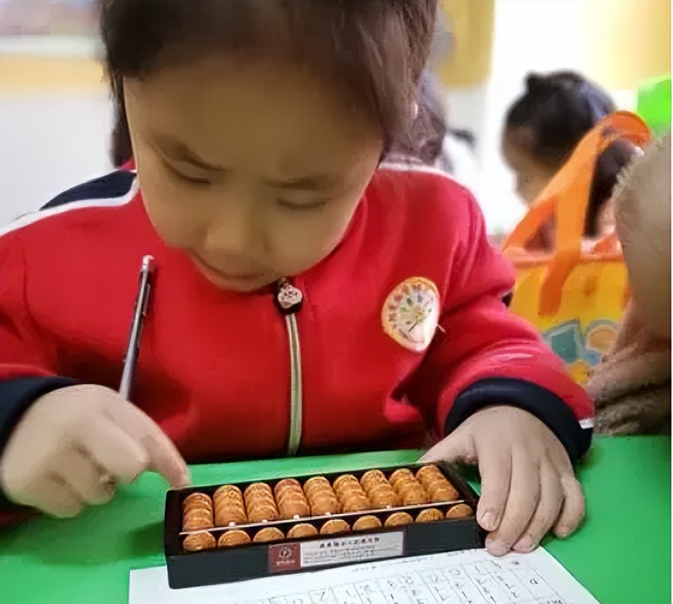 内蒙古6岁女孩入伍特种兵,内蒙古6岁女孩破格入伍