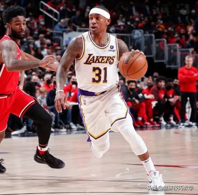 时隔12年，他又一次代表湖人登场！阿赞用科比的打法，击败湖人
