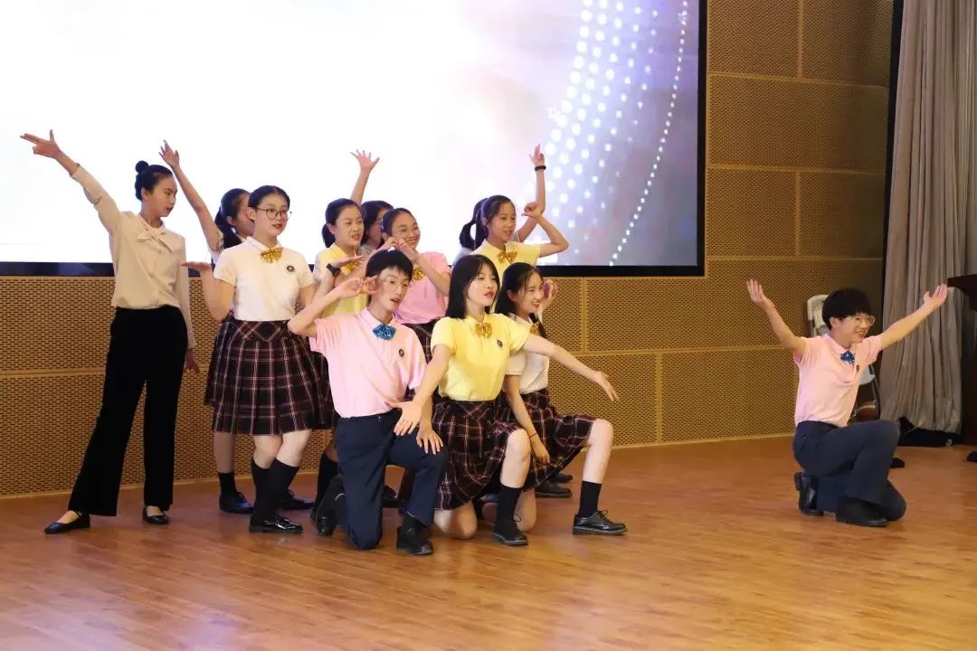 走进直播间|这所学校办学仅三年，实力不容小觑！