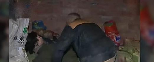 55岁农村老汉花120元买大学生后续,50岁的老汉花30万娶贵州女子