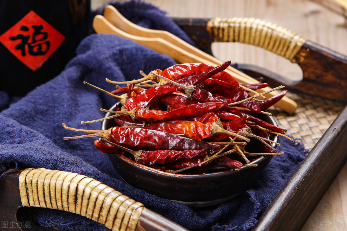 吃辣椒后胃一直疼怎么办,辣椒辣得胃痛