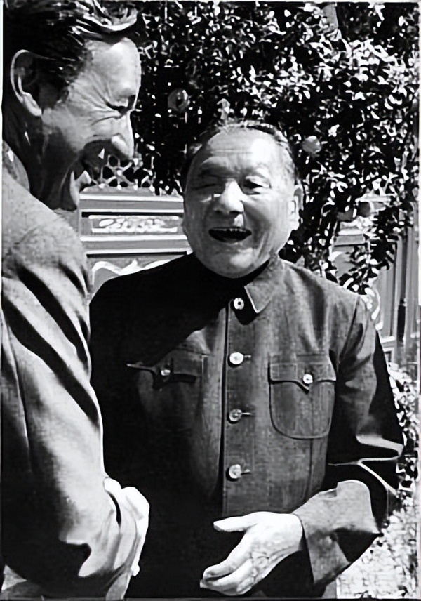 1986年华莱士问：台湾有何必要同大陆统一？*小平邓**的回答震耳欲聋