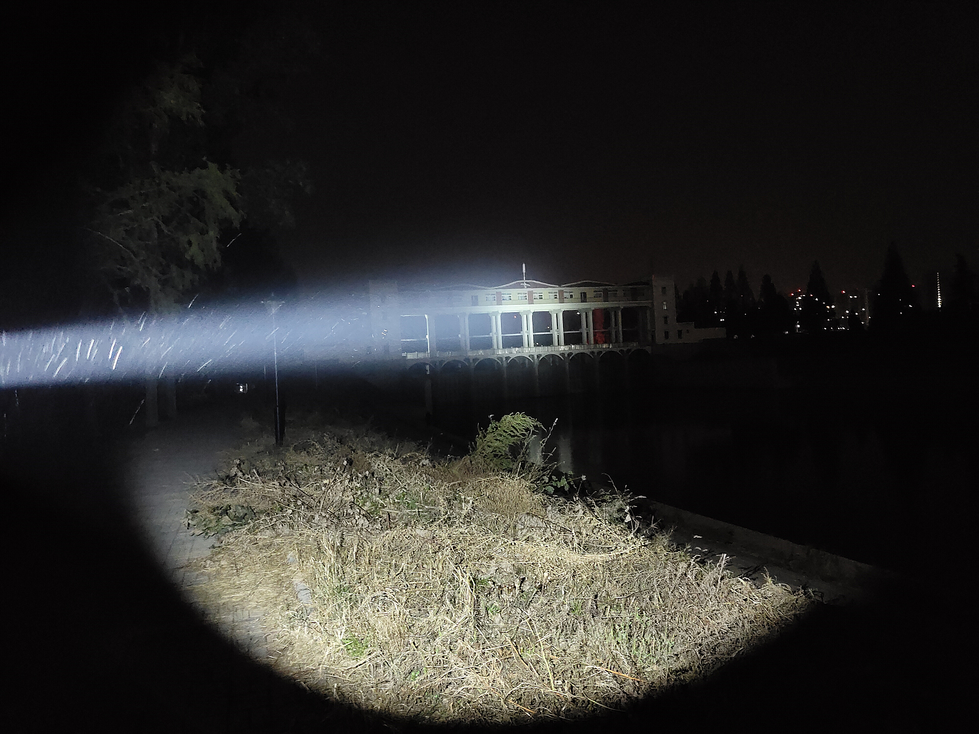 索菲恩ts21手电,强光手电索菲恩