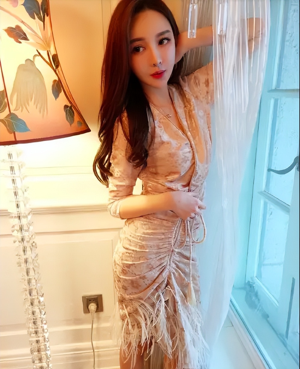 12年前,北京女模特为给男友买跑车,诈骗世界冠军和姨父320万