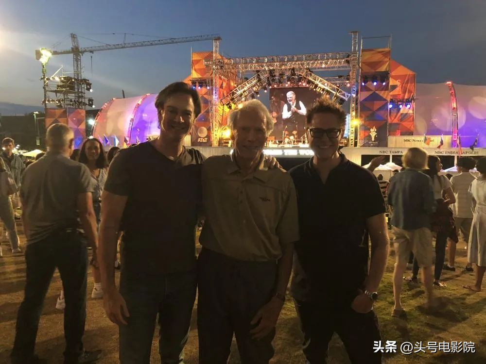 黑色亚当巨石强森,巨石强森黑亚当vs超人