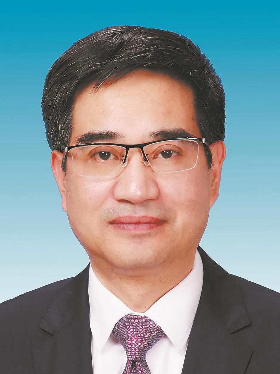 福建省人民政府现任领导，1名台湾人，2名清华大学，2个博士生