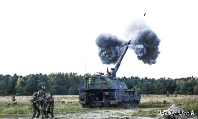 pzh155mm自行榴弹炮,pzh2000式155mm自行榴弹炮