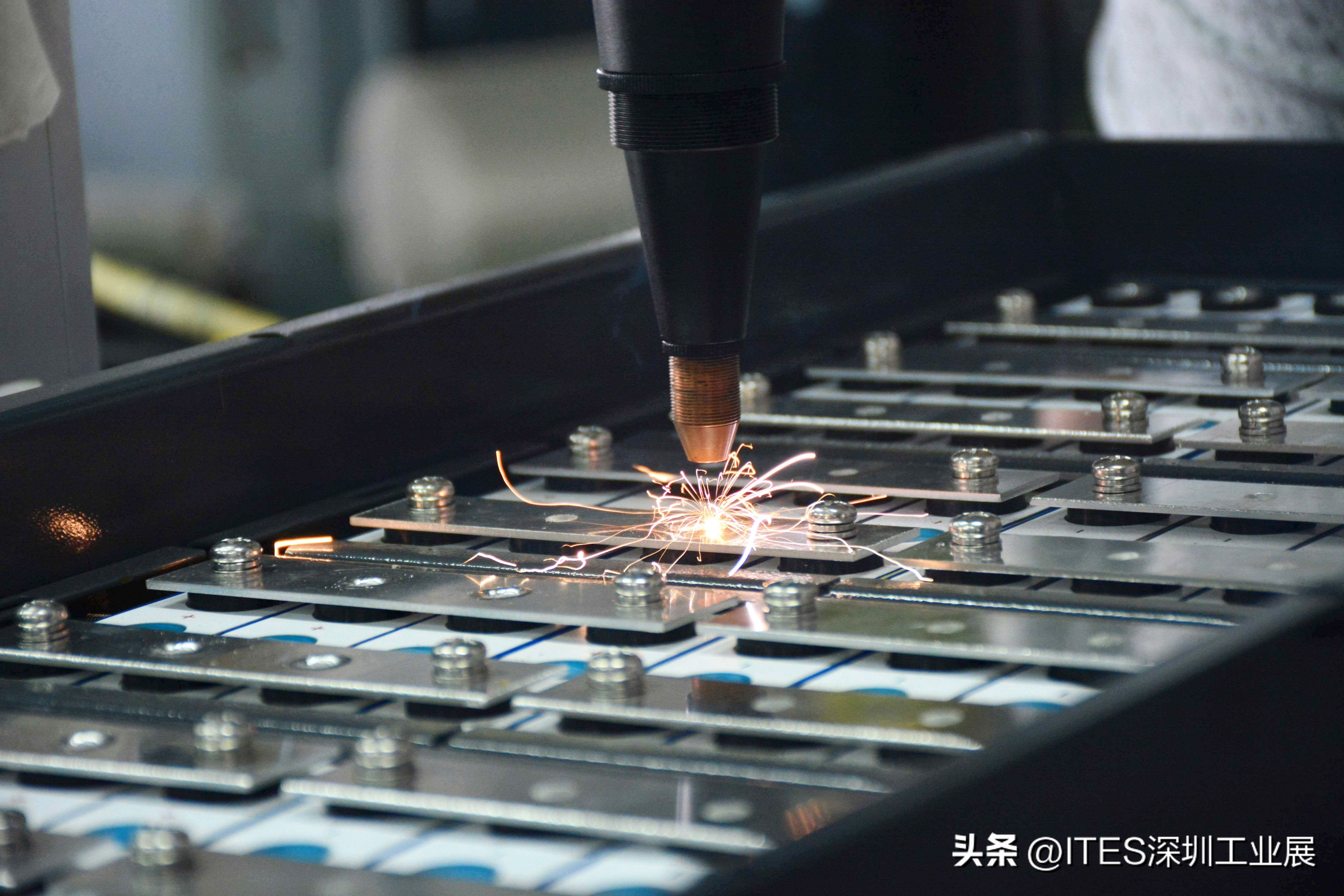 锂电激光设备市场空间有多大,锂电设备市场空间预测