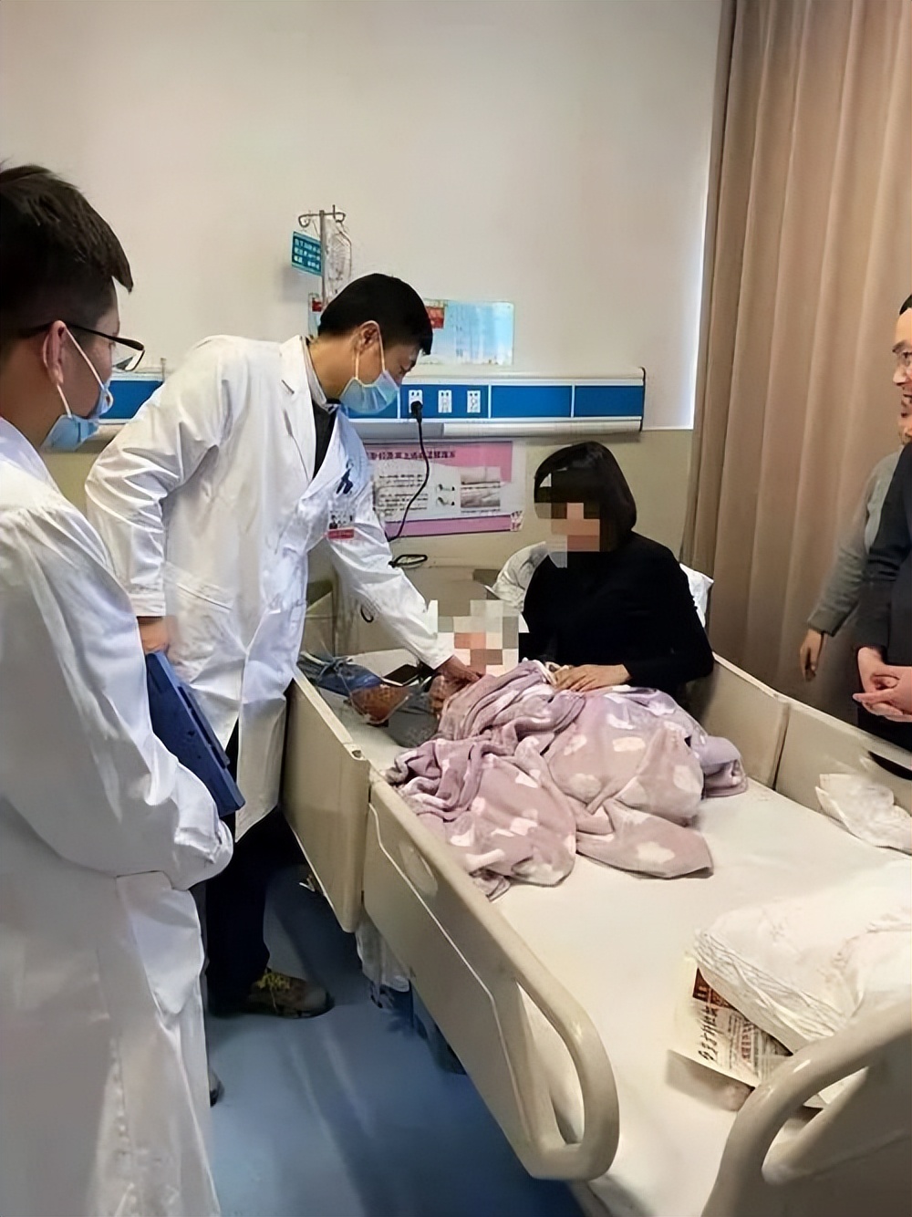 吓人！2岁女孩下身红肿一碰就疼，扒开裤子后，医生都心疼坏了