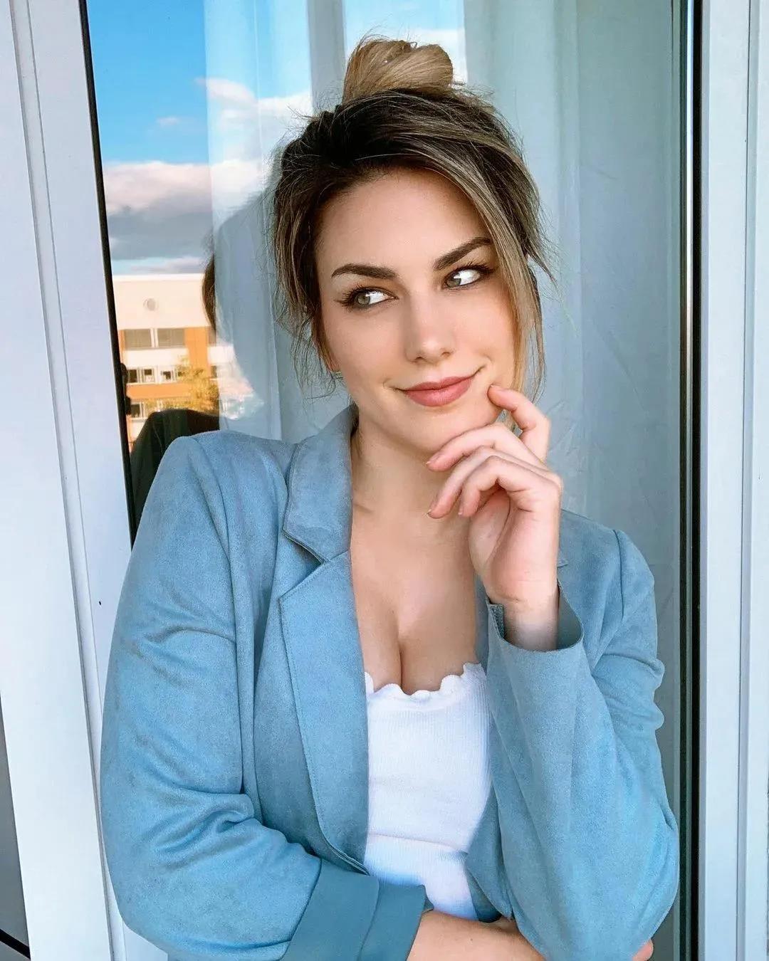 德国丹妮模特,德国52岁名模丹妮拉