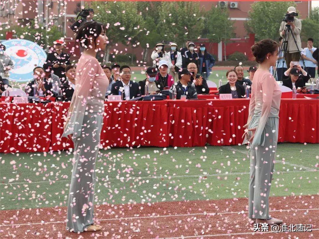 风行少年一路向前——淮北市树人中学第二届春运会开幕式隆重举行