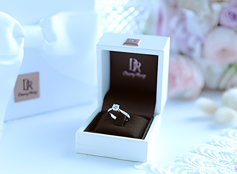 普通钻戒和dr钻戒价格相差多少,真爱无价的戒指