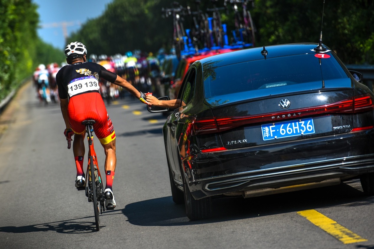 国家级公路自行车比赛,环湖自行车赛精彩开赛
