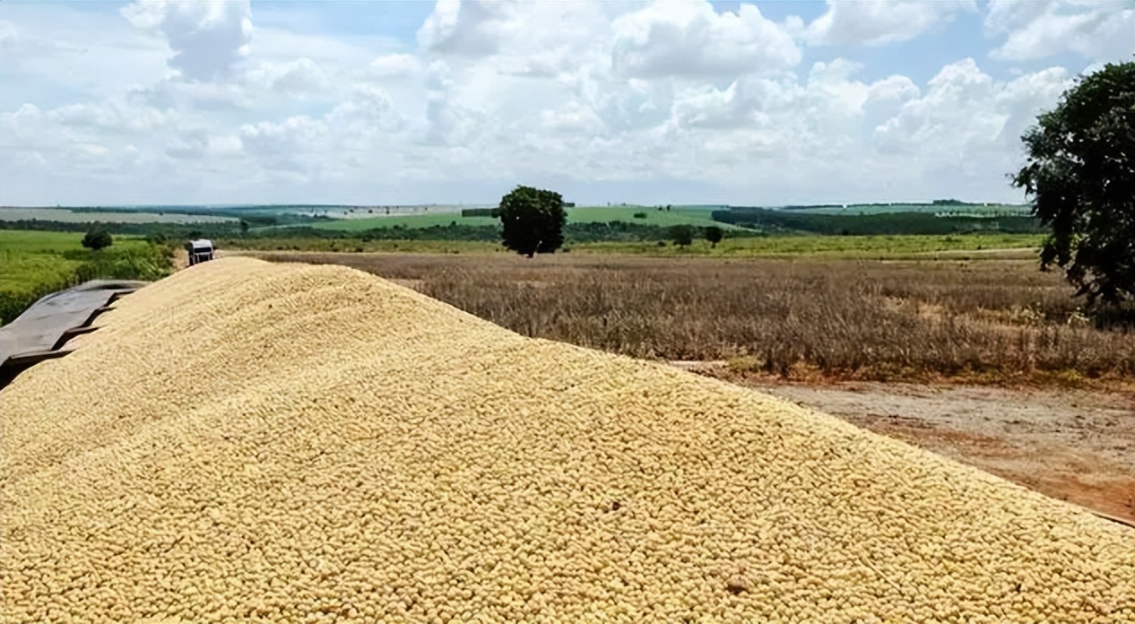 苏联解体前和美国军事武器的差距,加速苏联解体的事件