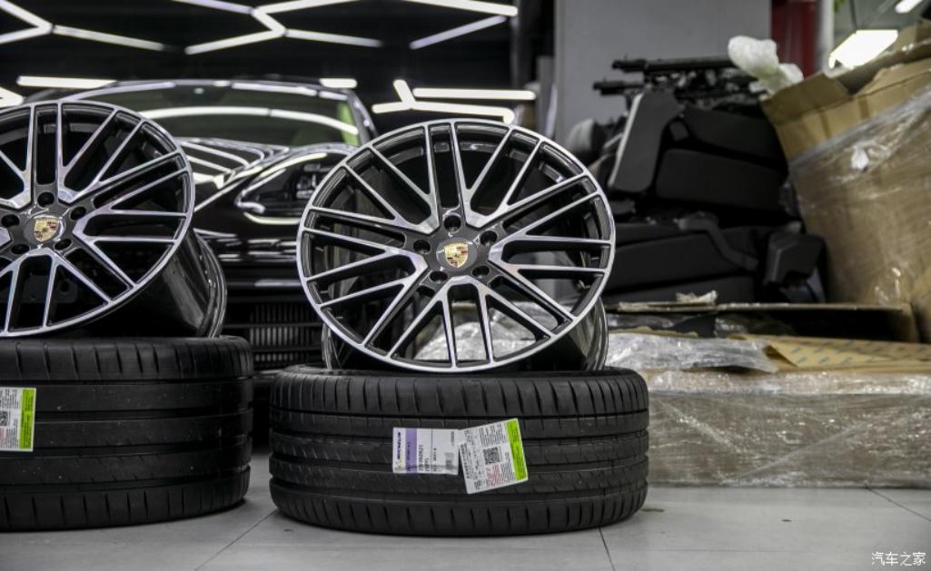 青岛保时捷panamera,保时捷panamera原车19寸轮毂