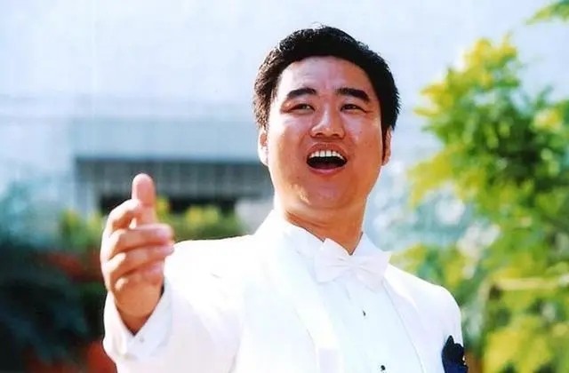 邢丹葬礼与老公丛飞合葬,深圳玫瑰丛飞邢丹怎么死的