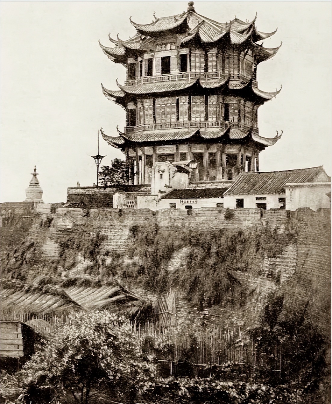 黄鹤楼天下江山第一楼是哪个门,黄鹤楼天下江山第一楼谁写的