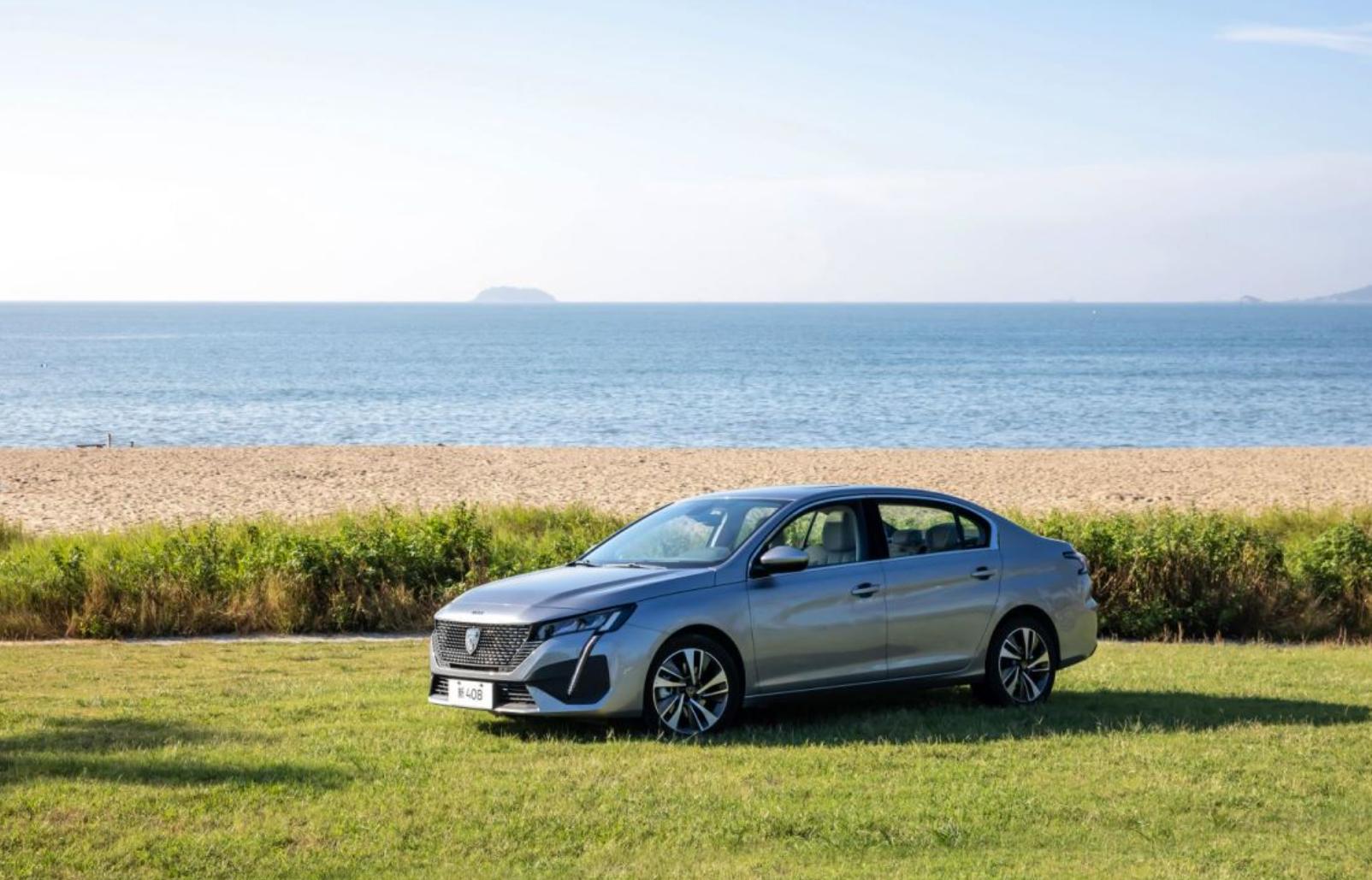 标致408和速腾高速表现哪个好,空间大油耗低的40万以内车