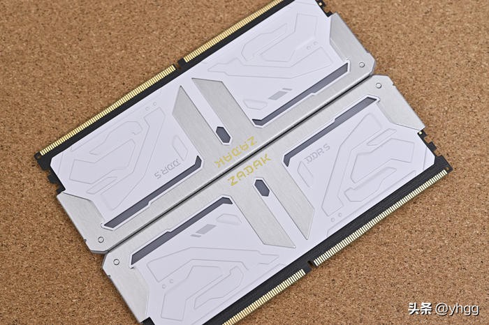 拆解华擎b760m,华擎b760m配合显卡