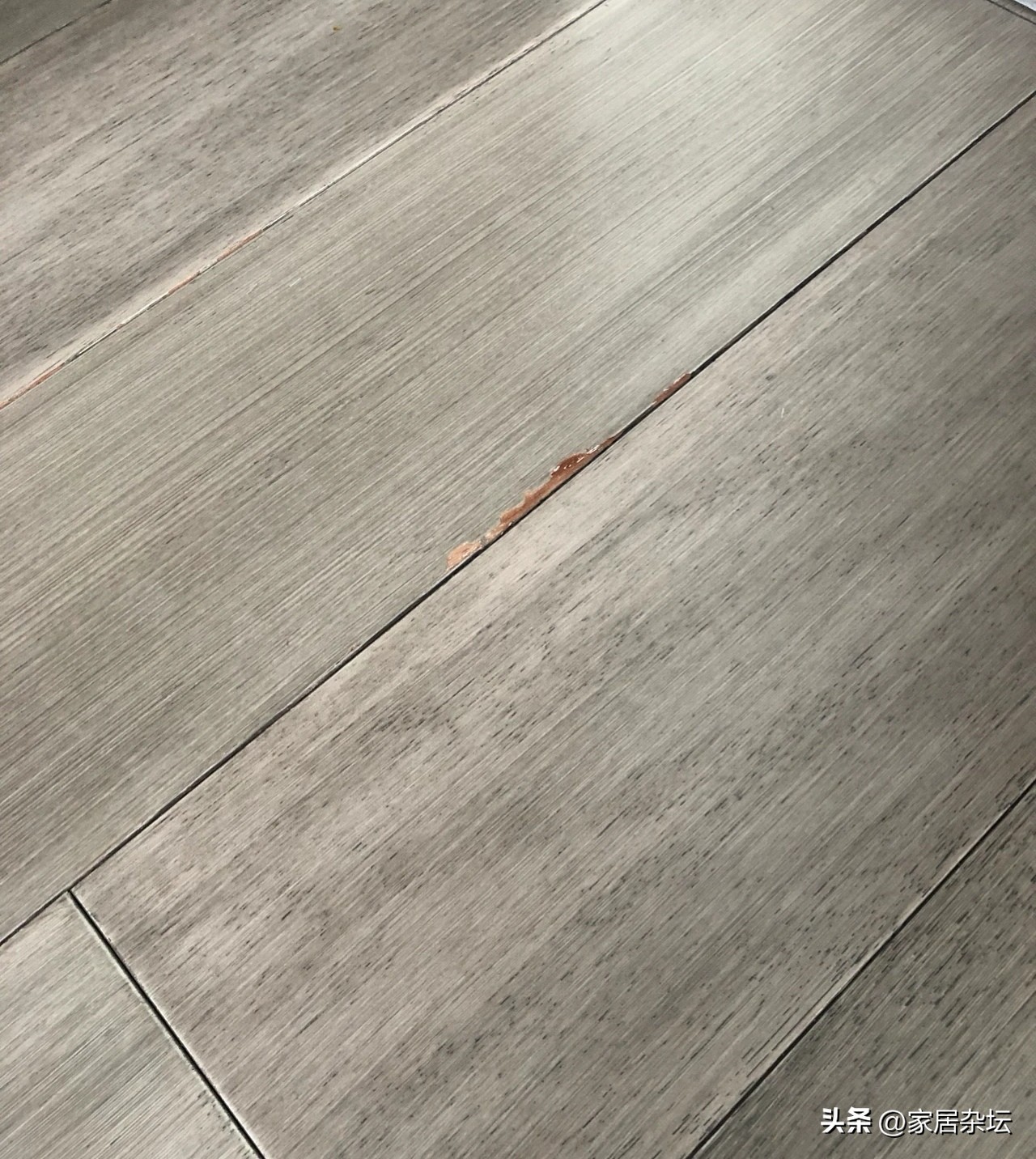 全屋木地板通铺后悔了,厨房间铺了木地板后悔了
