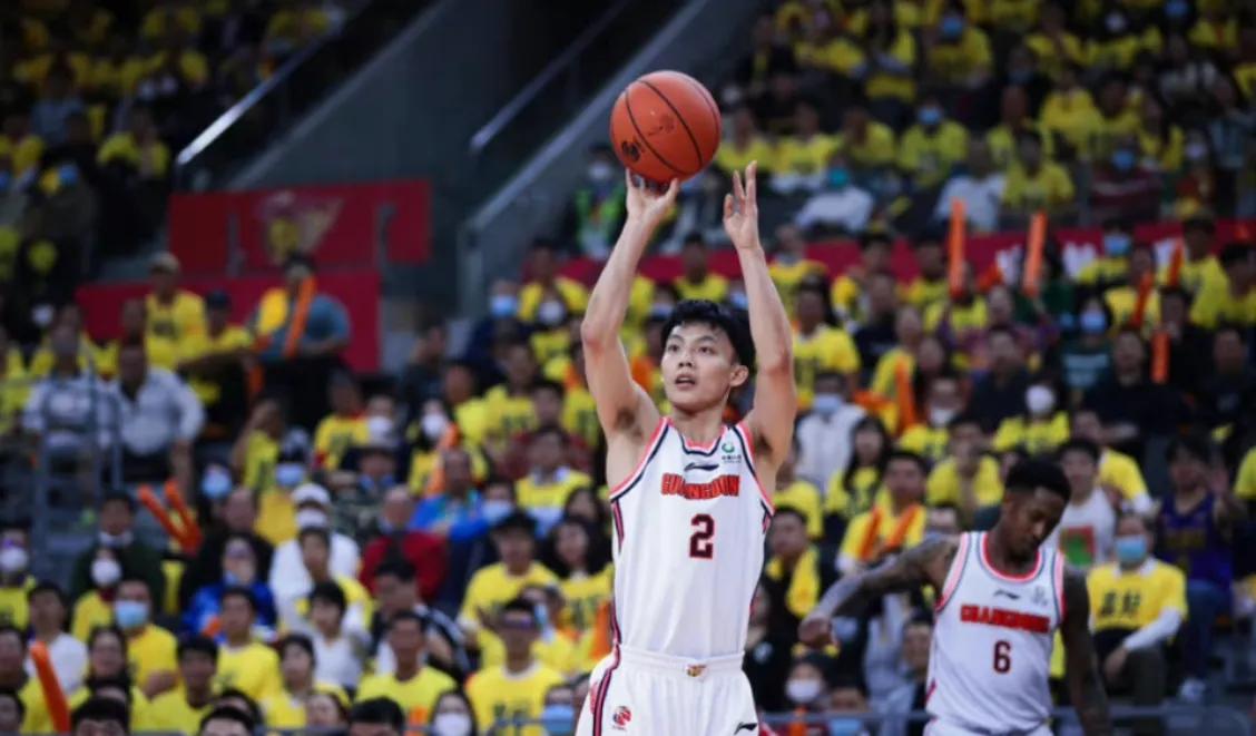 广东三阶段首胜！徐杰成场上奇兵，解说员：为何没有进入国家队？