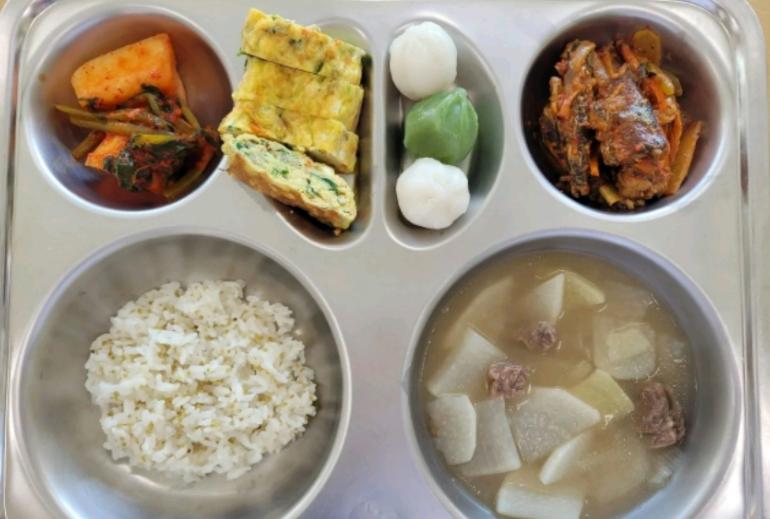 韩国日本中国吃饭的区别,日本学生餐怎么样