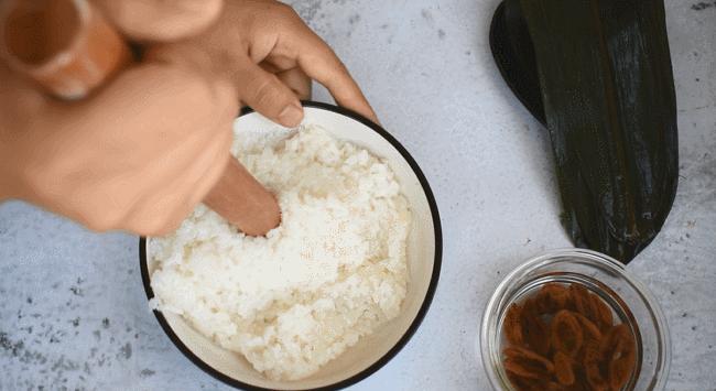 手残党怎么包四角粽子,六个月以上宝宝粽子做法