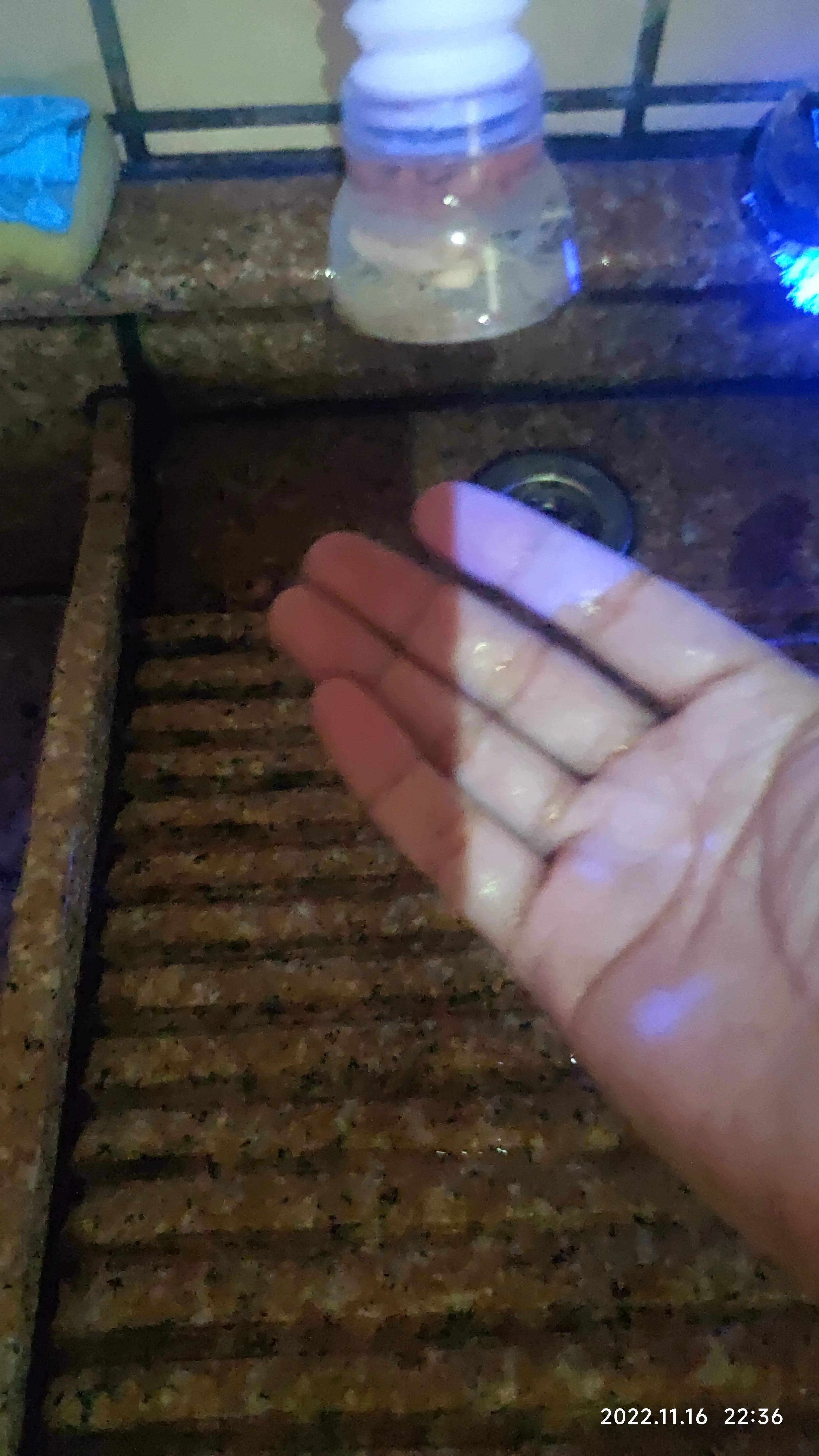 超能双离子洗衣液含荧光剂吗,超能香氛洗衣液有荧光剂吗