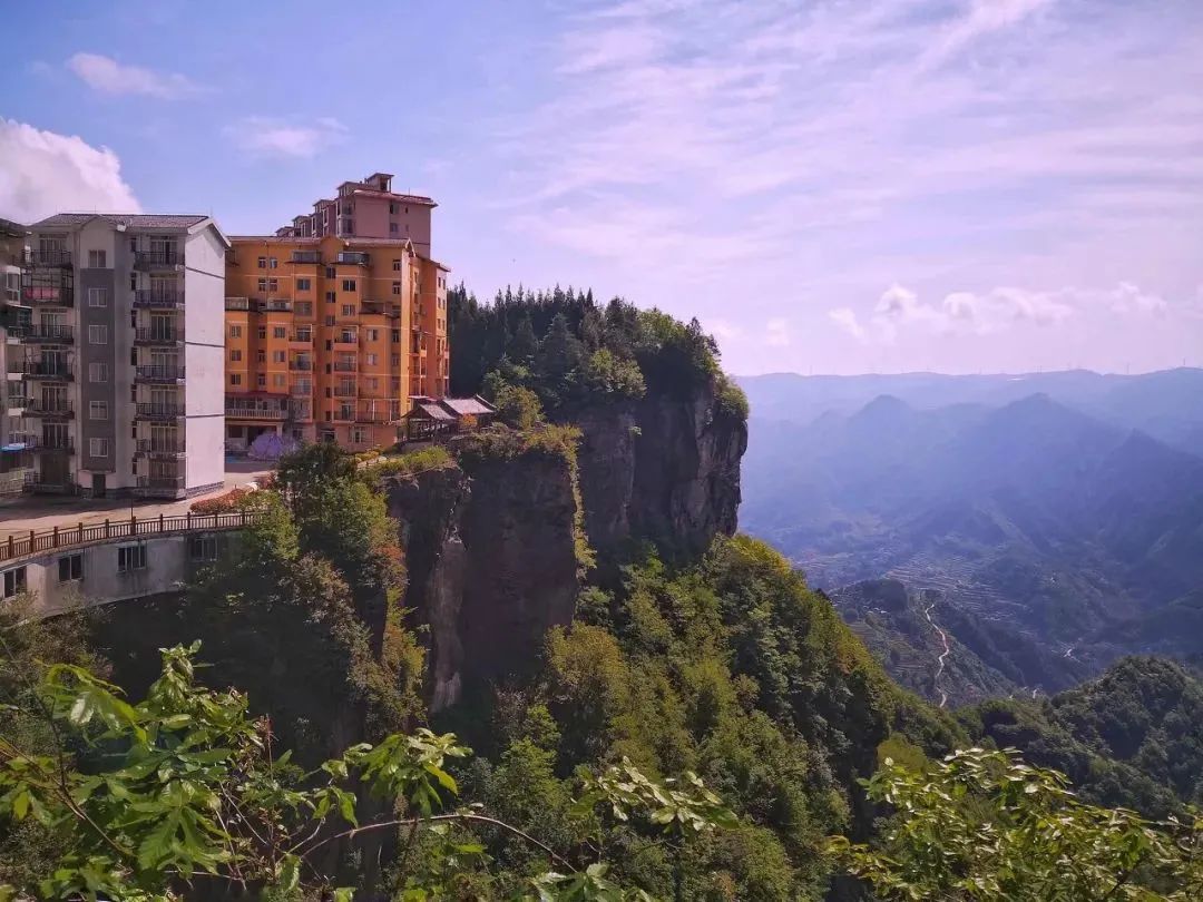 湖北恩施夏季热吗,湖北恩施人间仙境图片