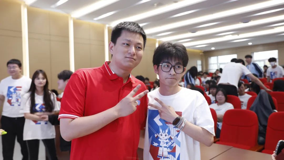 敬汉卿直播千万粉丝,敬汉卿粉丝100万