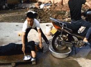 网恋奔现，这不叫“翻车”，应该叫“坠机”！哈哈哈