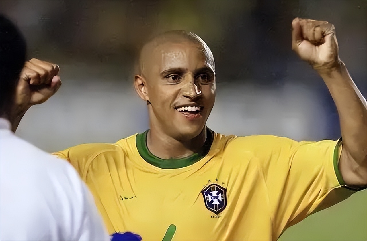 49岁巴西巨星晒近照：退役后发福严重像老头，3段婚姻生下11个娃