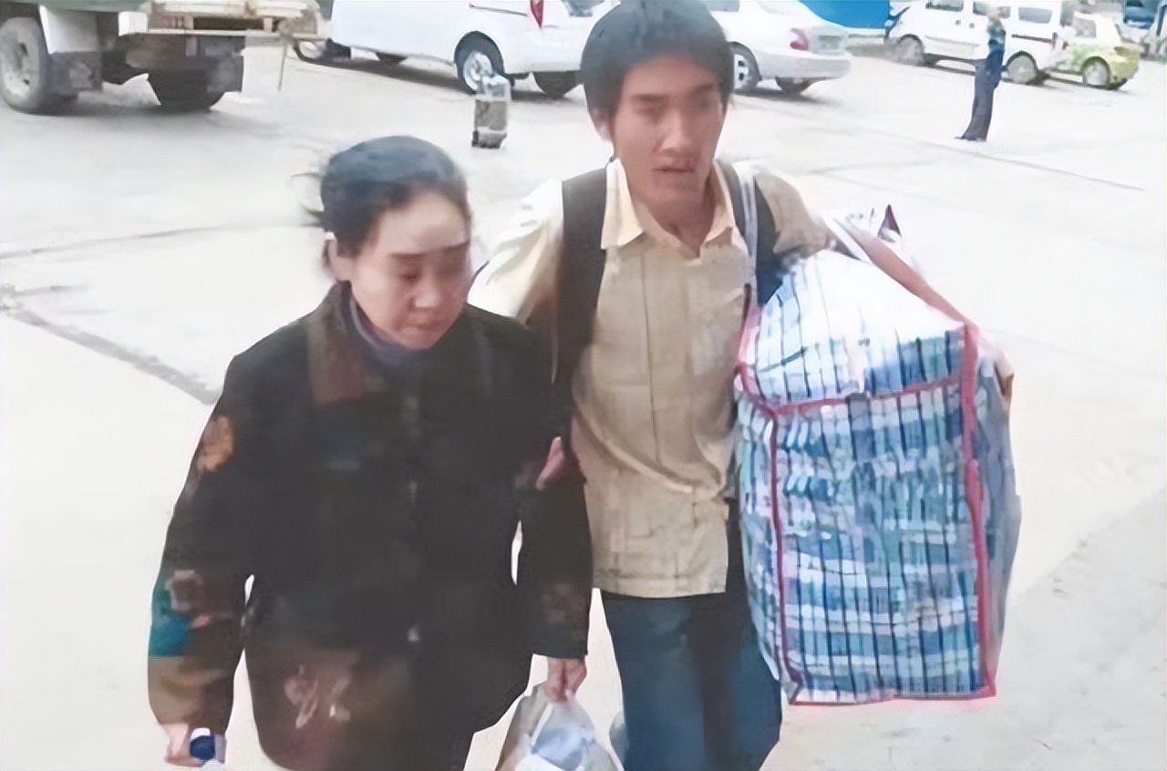 四川高颜值学霸家世背景曝光,家世显赫的学霸