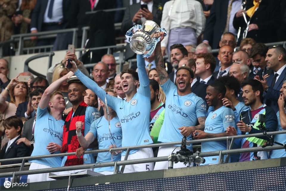 曼城首夺英超冠军视频回放,曼城称霸足总杯瓜帅激动落泪