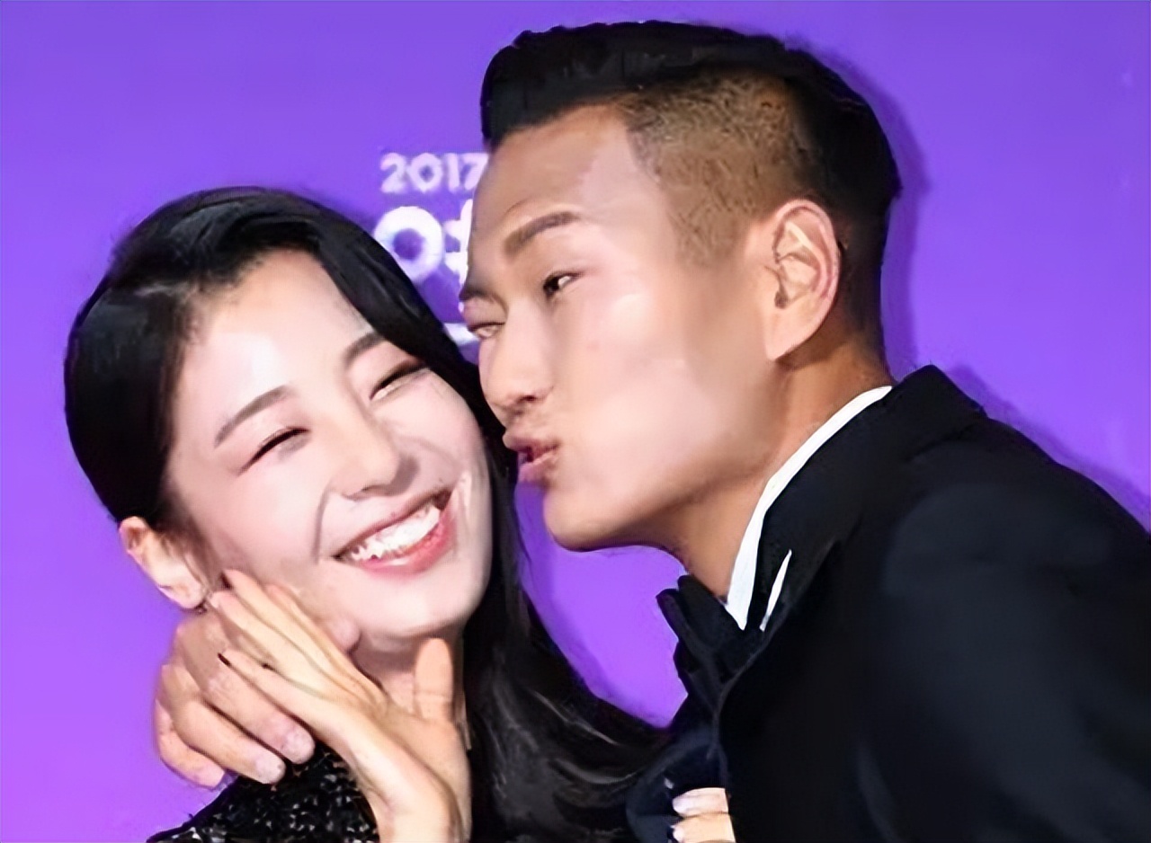 世界杯郑大世全家福,世界杯一哭成名