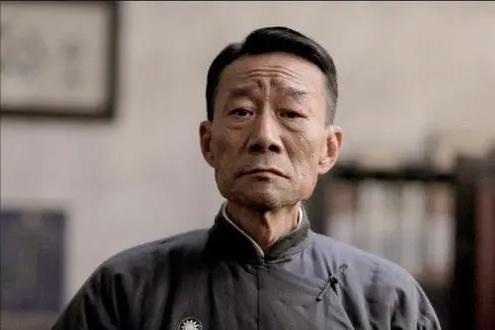 国内赚钱国外花、玩弄感情只生娃...这4位老狐狸的尾巴藏不住了？