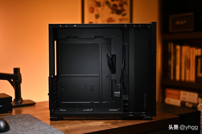 乔思伯松果d41mesh副屏版白色机箱,乔思伯d41标准版能后期加装副屏吗