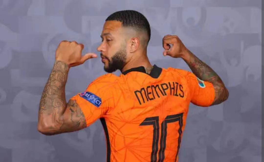 十大足球中锋,盘点足坛最强中锋