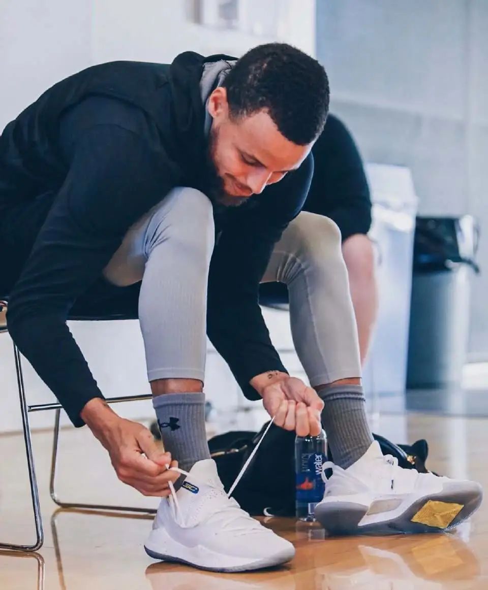 库里最新球鞋,库里最新上脚球鞋